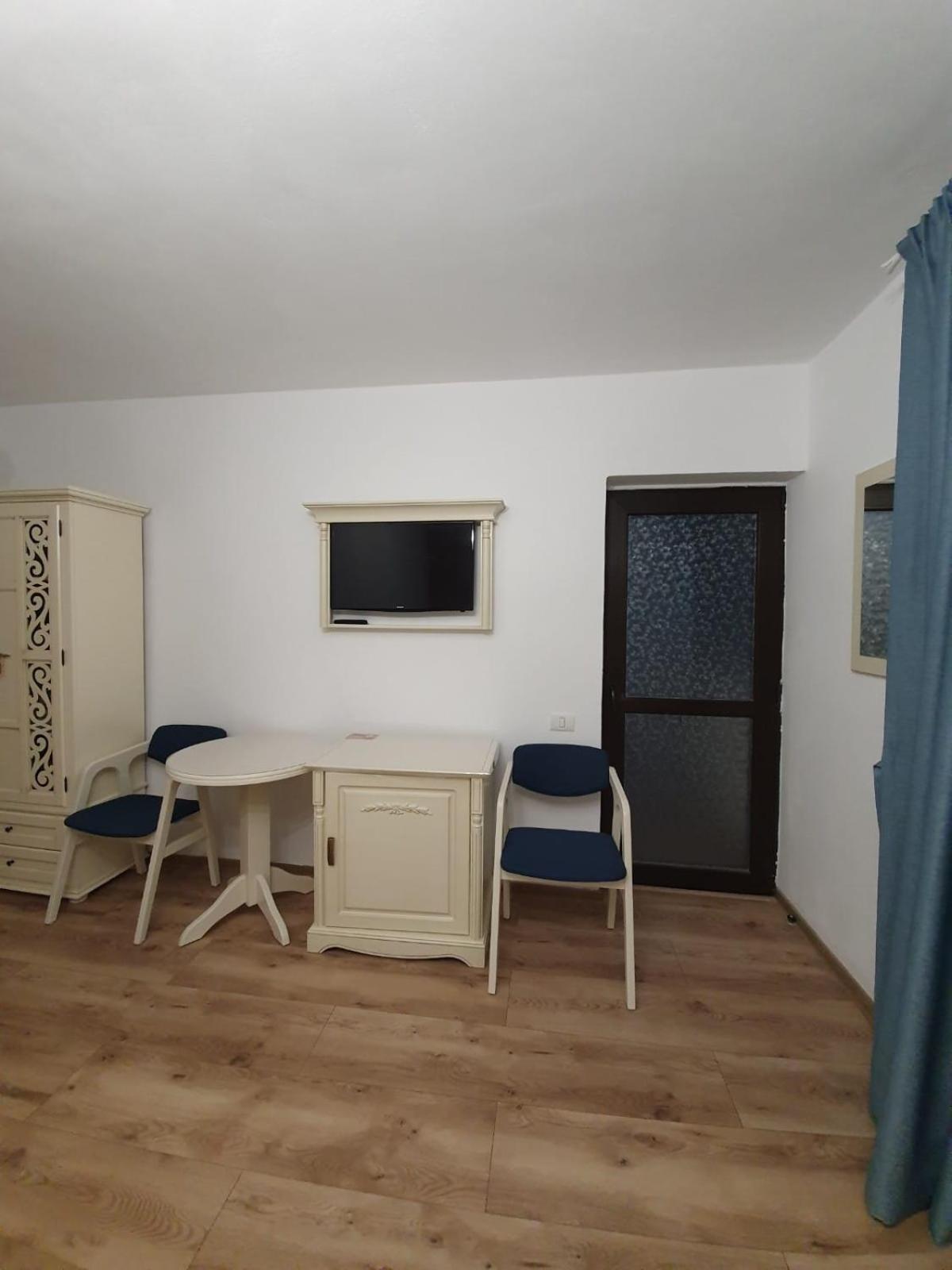 Călimăneşti Pensiunea Iasmina Si Pescarul מראה חיצוני תמונה
